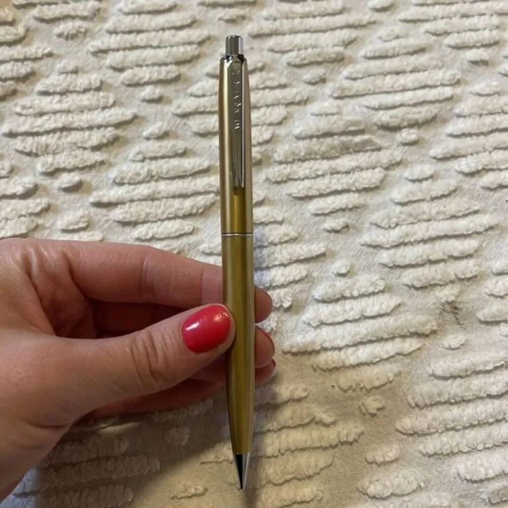 N/A gold tone